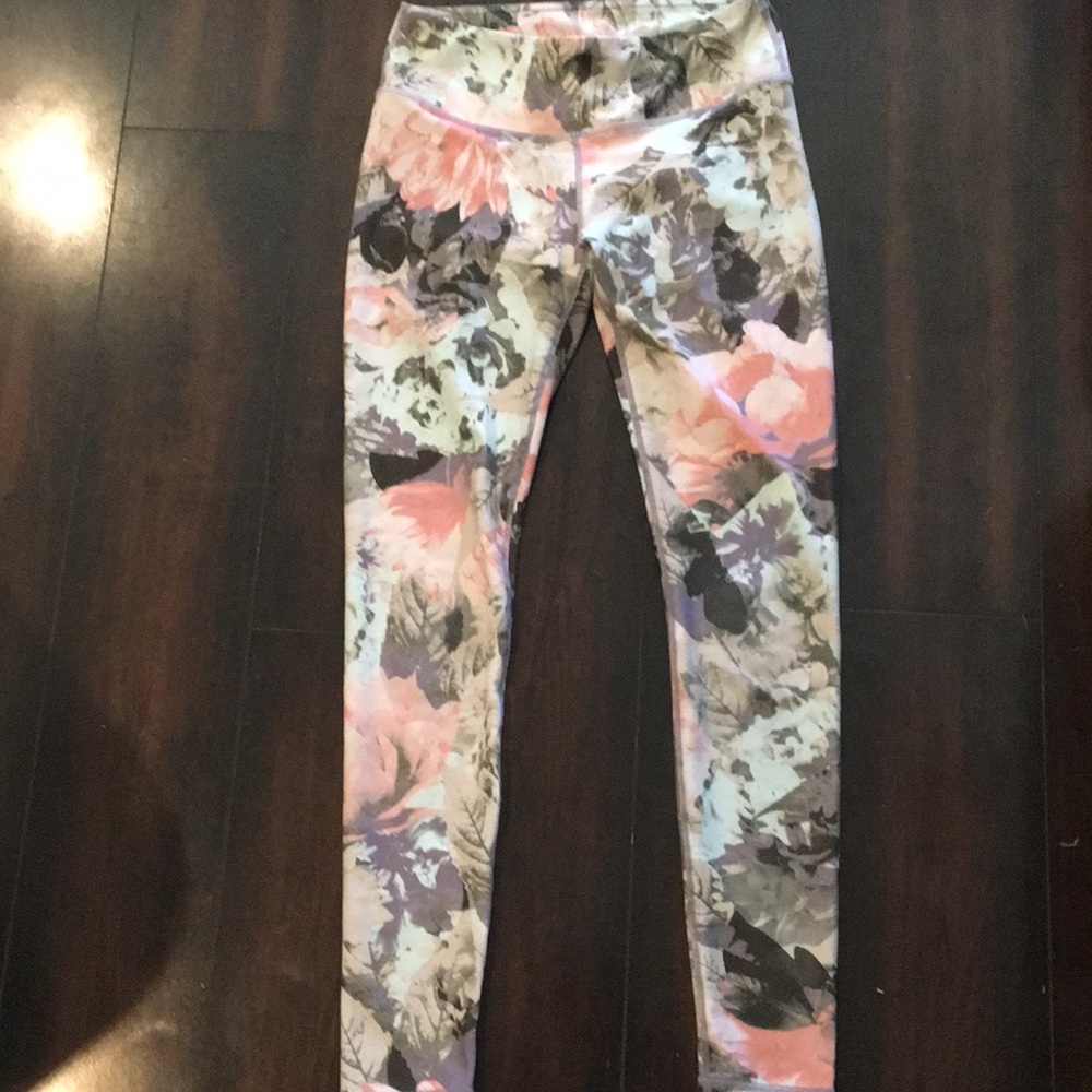 Fabletics floral print size small